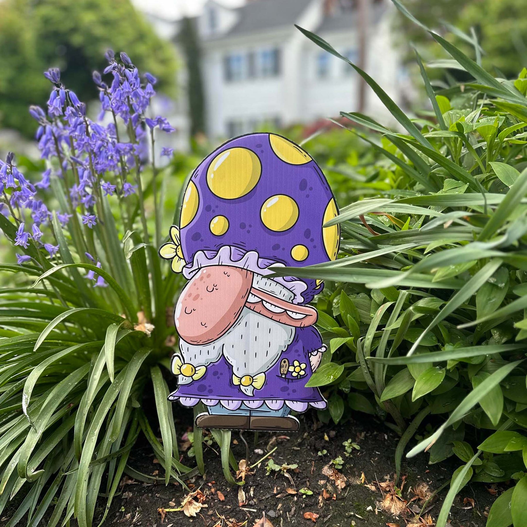 Gnatalie the Gnome | Yard Decoration